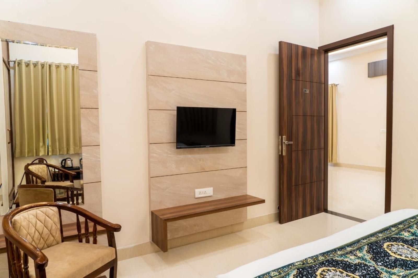 Green Galaxy Villa อัมริตสา ภายนอก รูปภาพ